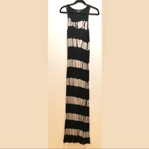 FOREVER XXI BLACK AND CREAM MAXI DRESS